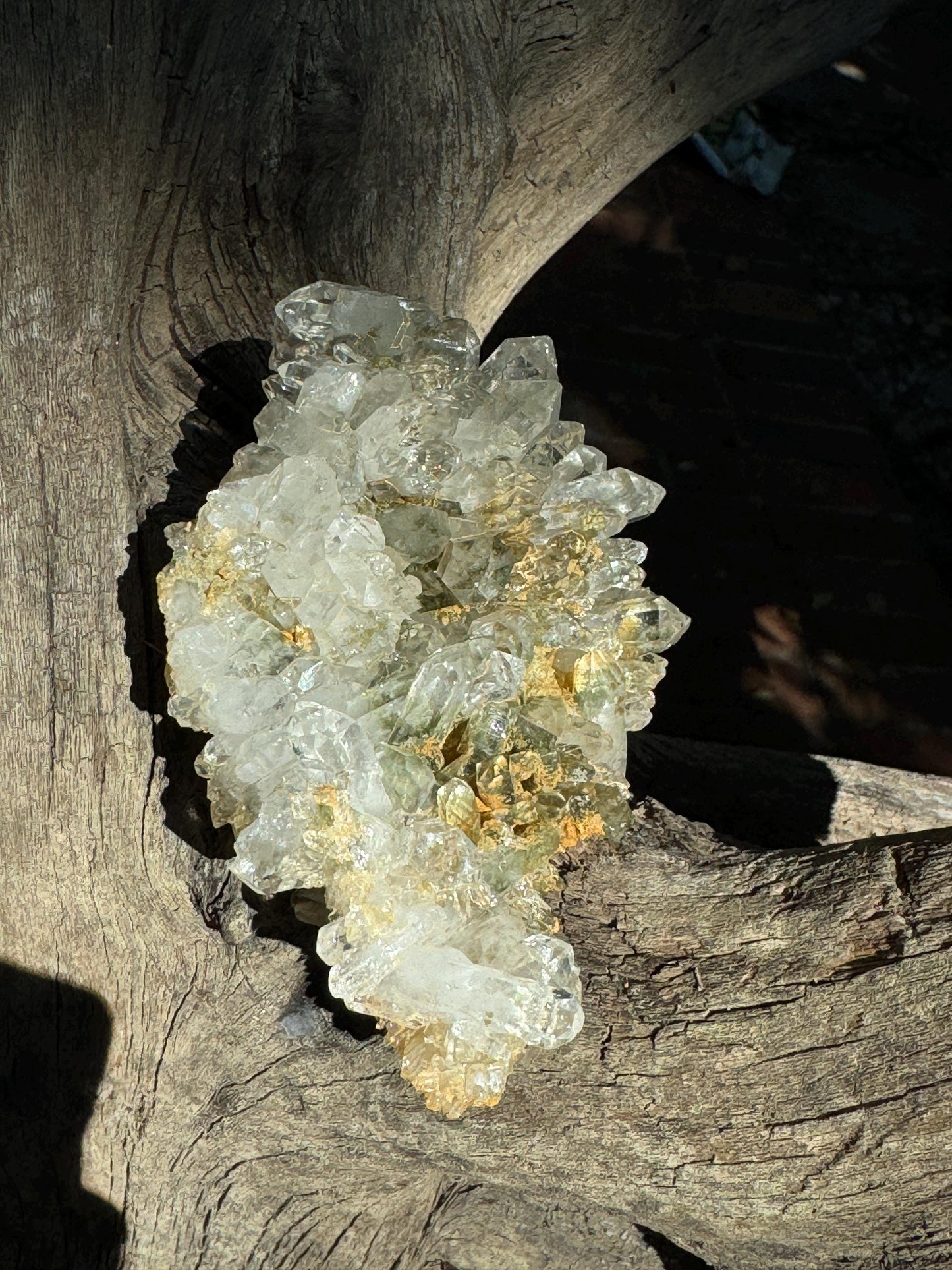 Quartz Cluster with Chlorite Mineral 195.3g From Balucistan, Pakistanl Crystal