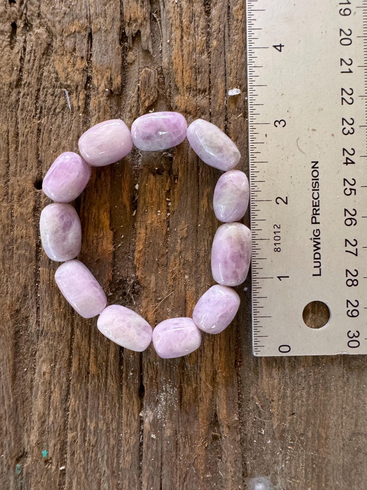 Hand beaded Lavender Kunzite 46.9g Bracelet Size Small From Brazil