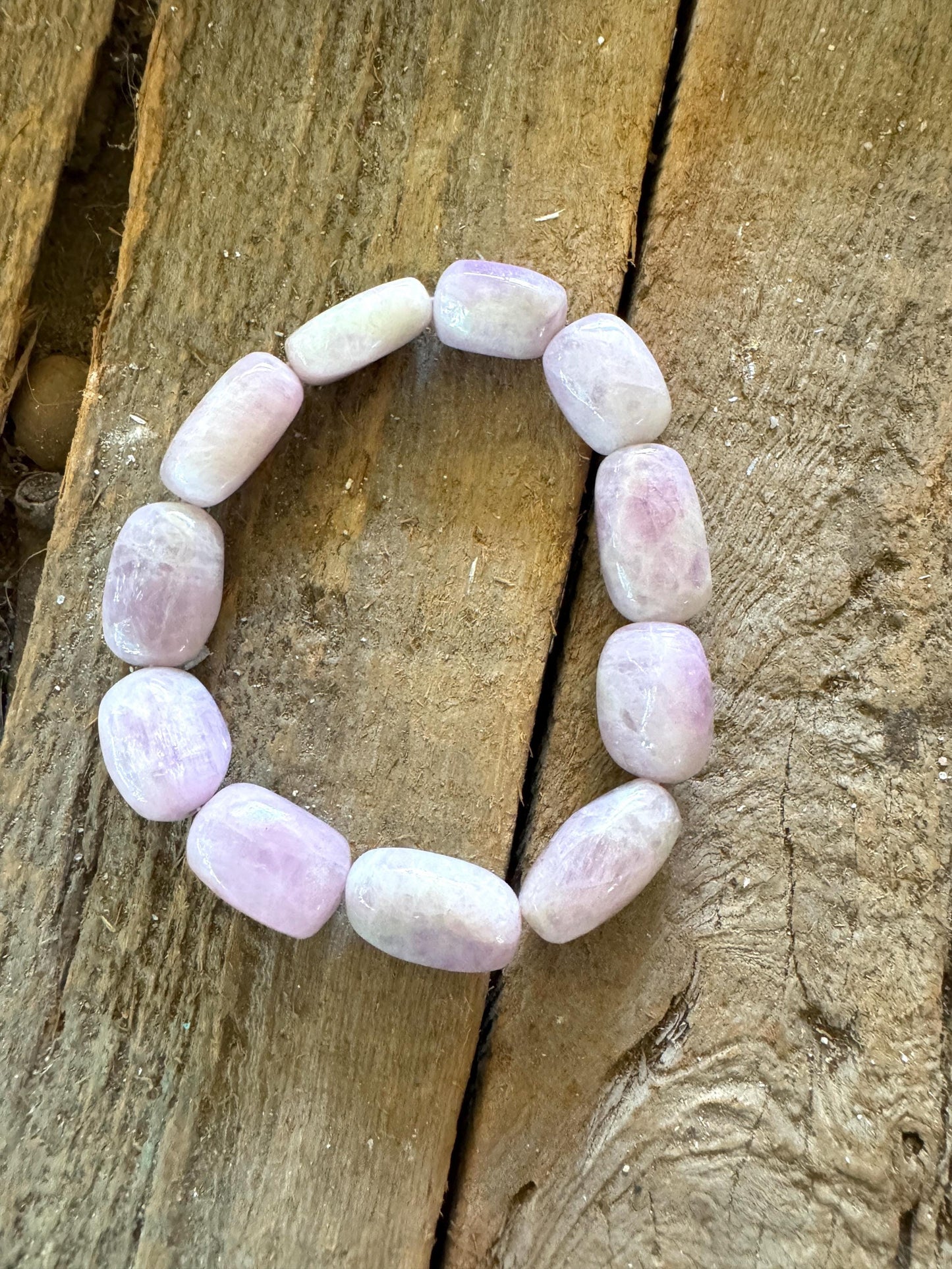 Hand beaded Lavender Kunzite 46.9g Bracelet Size Small From Brazil