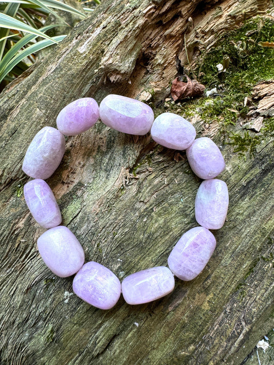 Hand beaded Lavender Kunzite 46.9g Bracelet Size Small From Brazil
