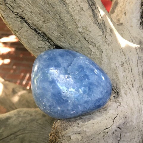 Medium Blue Calcite Palm Stone Gallete Madagascar 187.3g