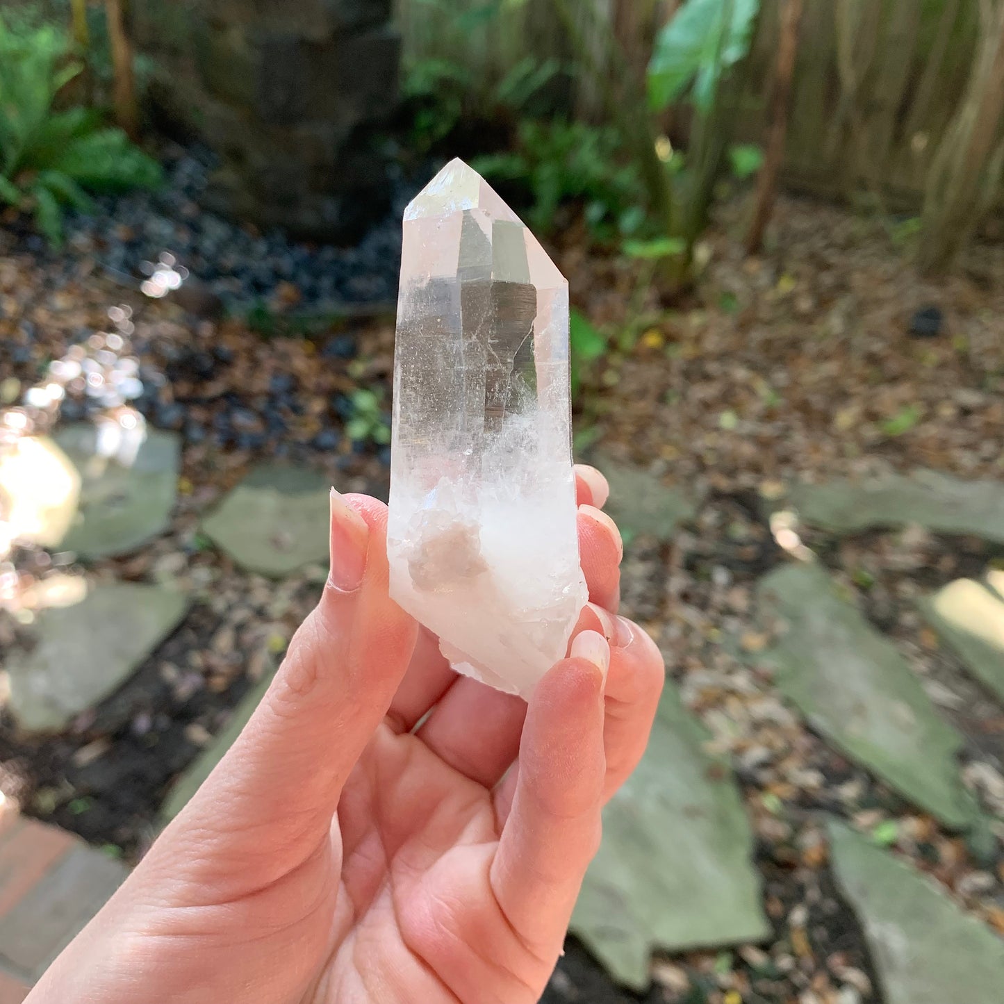 Gorgeous Water Clear Quartz Point From Mount. Ida Montgomery Co, Arkansas 133g Specimen