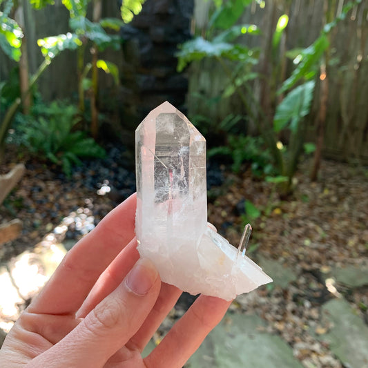 Gorgeous Water Clear Quartz Point From Mount. Ida Montgomery Co, Arkansas 133g Specimen