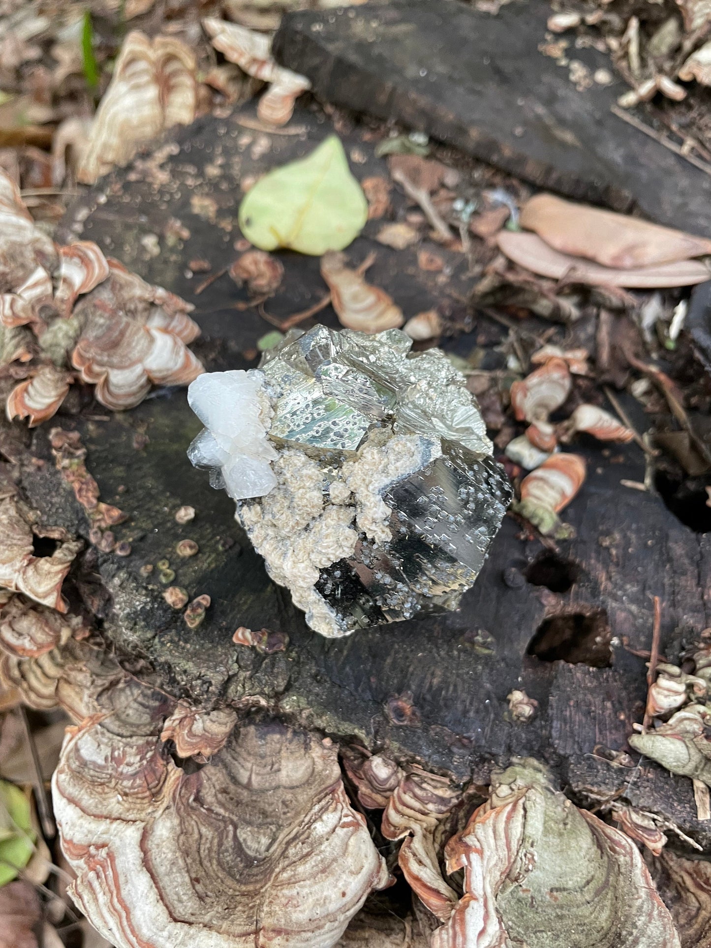 Beautiful Natural Raw Pyrite Crystal With Calcite Specimen 266g, Peru Crystal Mineral
