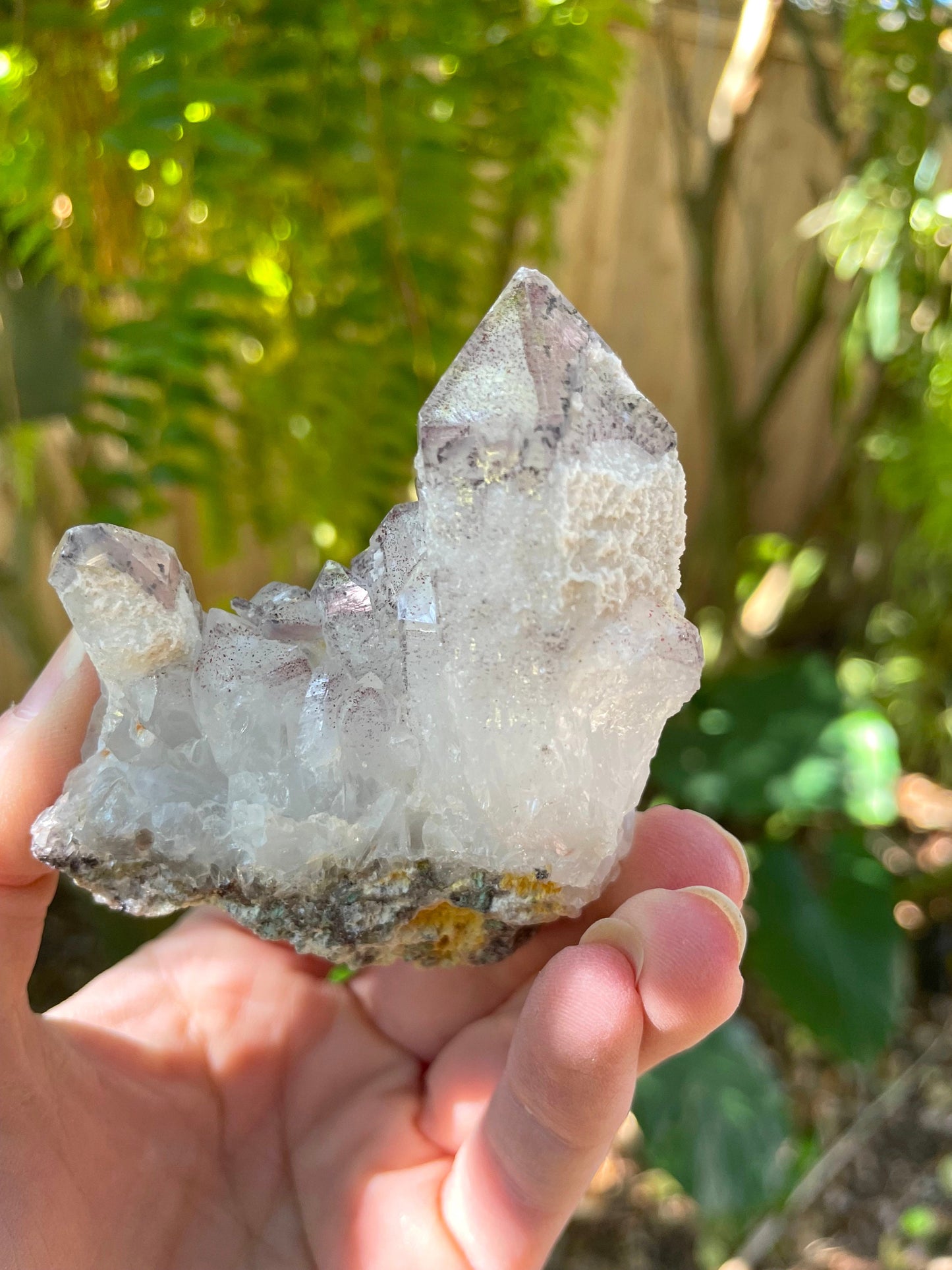 Light Amethyst Quart with Specimen 150g with Hematite from Karur, India Mineral