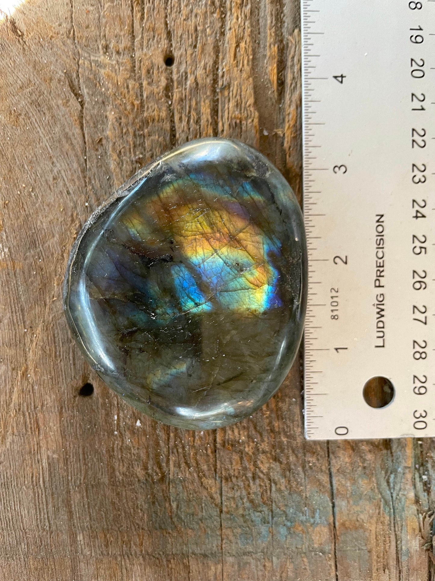 Lovely Polished Rainbow Labradorite Palm Stone 196g Rainbow Flash From Madagascar