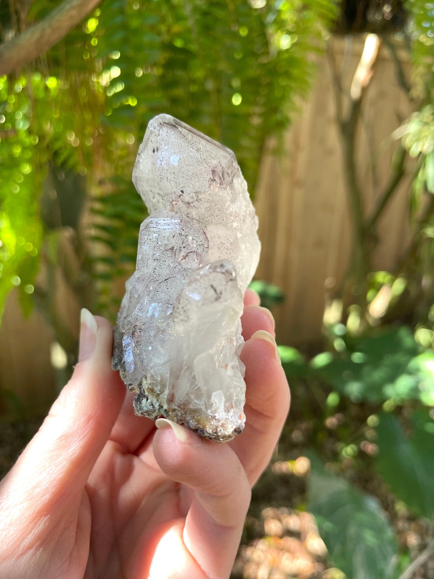 Light Amethyst Quart with Specimen 150g with Hematite from Karur, India Mineral