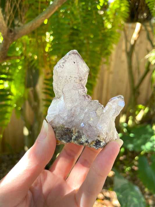 Light Amethyst Quart with Specimen 150g with Hematite from Karur, India Mineral