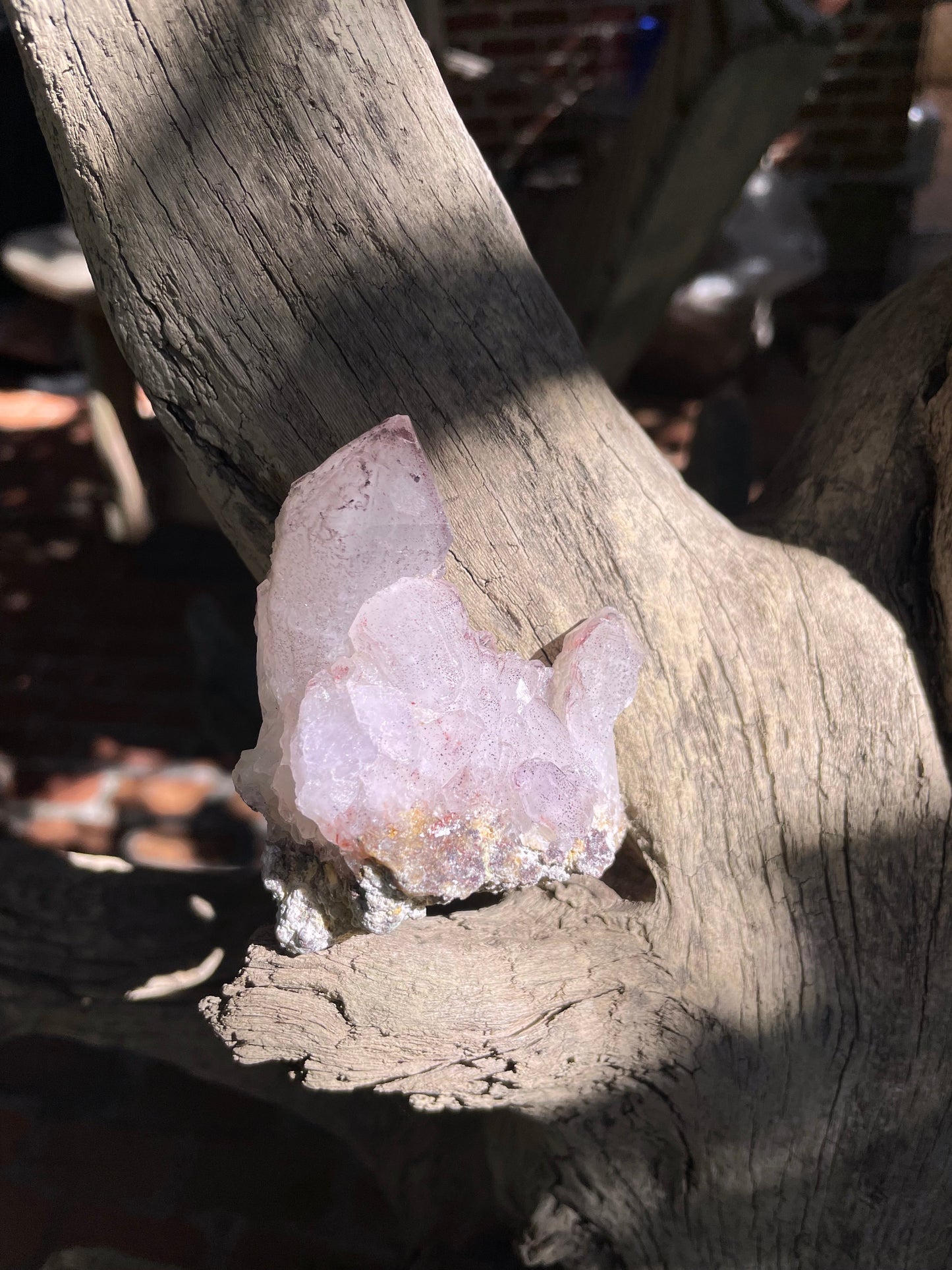 Light Amethyst Quart with Specimen 150g with Hematite from Karur, India Mineral