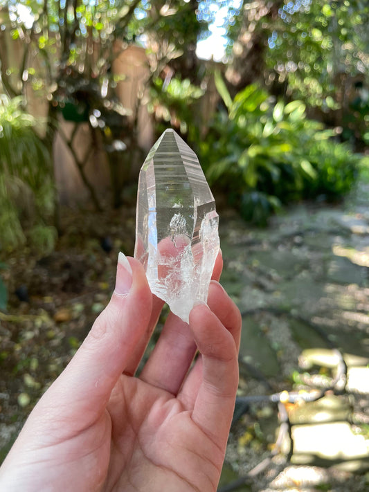 Columbian Lemurian Optical Quartz Point 70.5g Specimen Mineral Crystal Water Clear