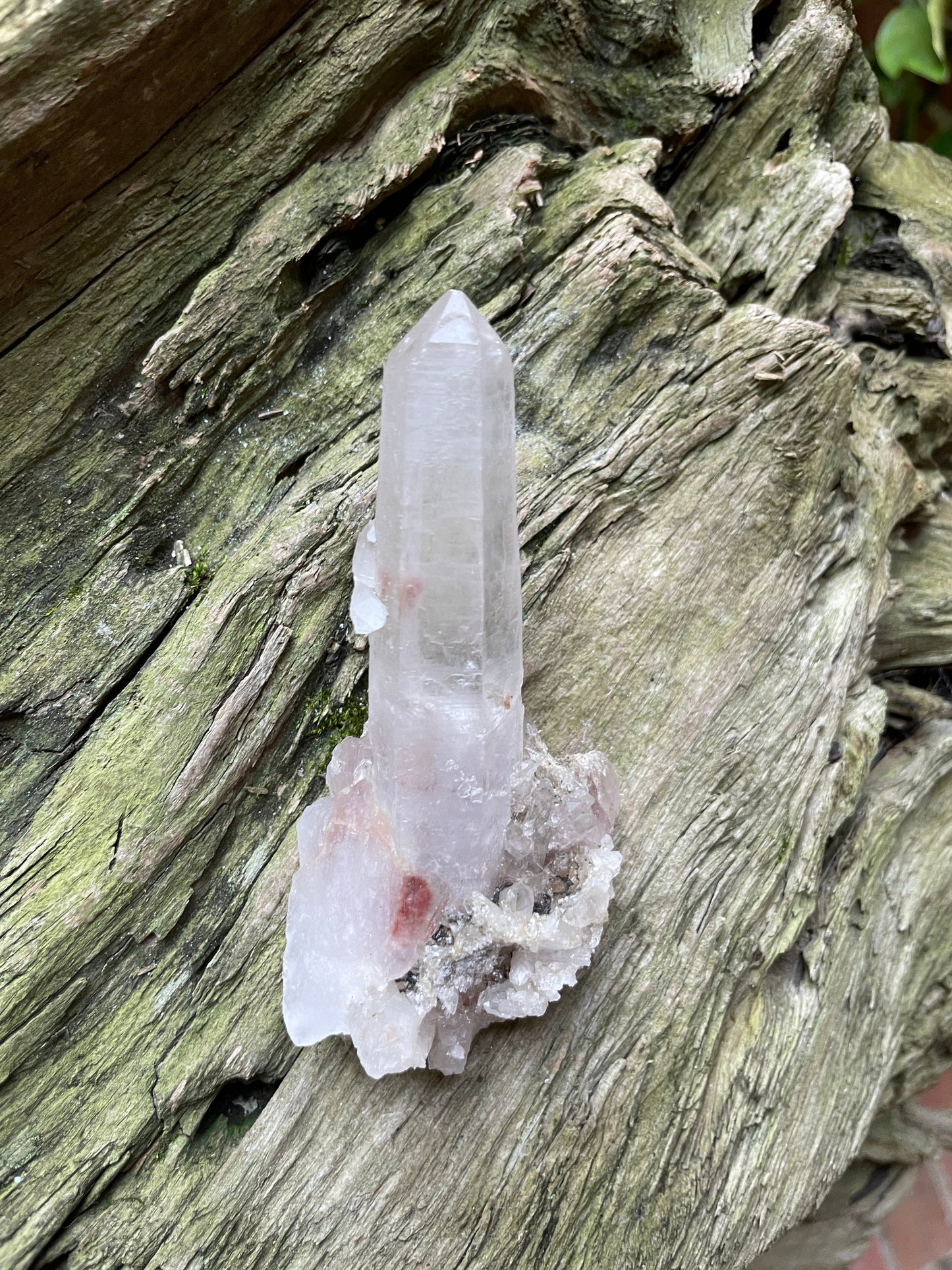 Brazilian Diamantina Quartz Specimen with hematite Minas Gerias, Brazil. 116g, Mineral Crystal