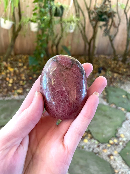 Beautiful Polished Palm Stone Rhodonite Specimen 153.7g From Madagascar Mineral Crystal