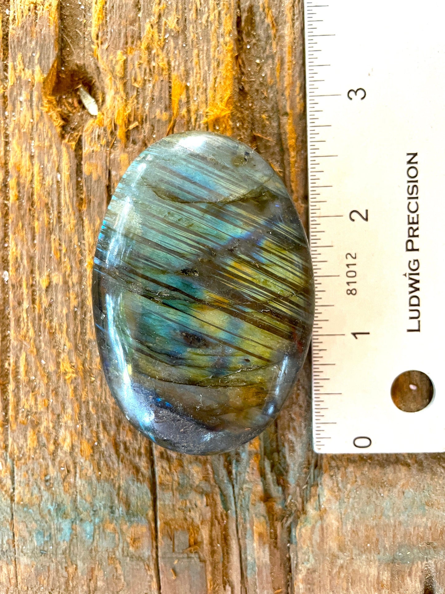 Small Polished Labradorite Palm Stone 86g Great Flash From Madagascar Mineral Crystal