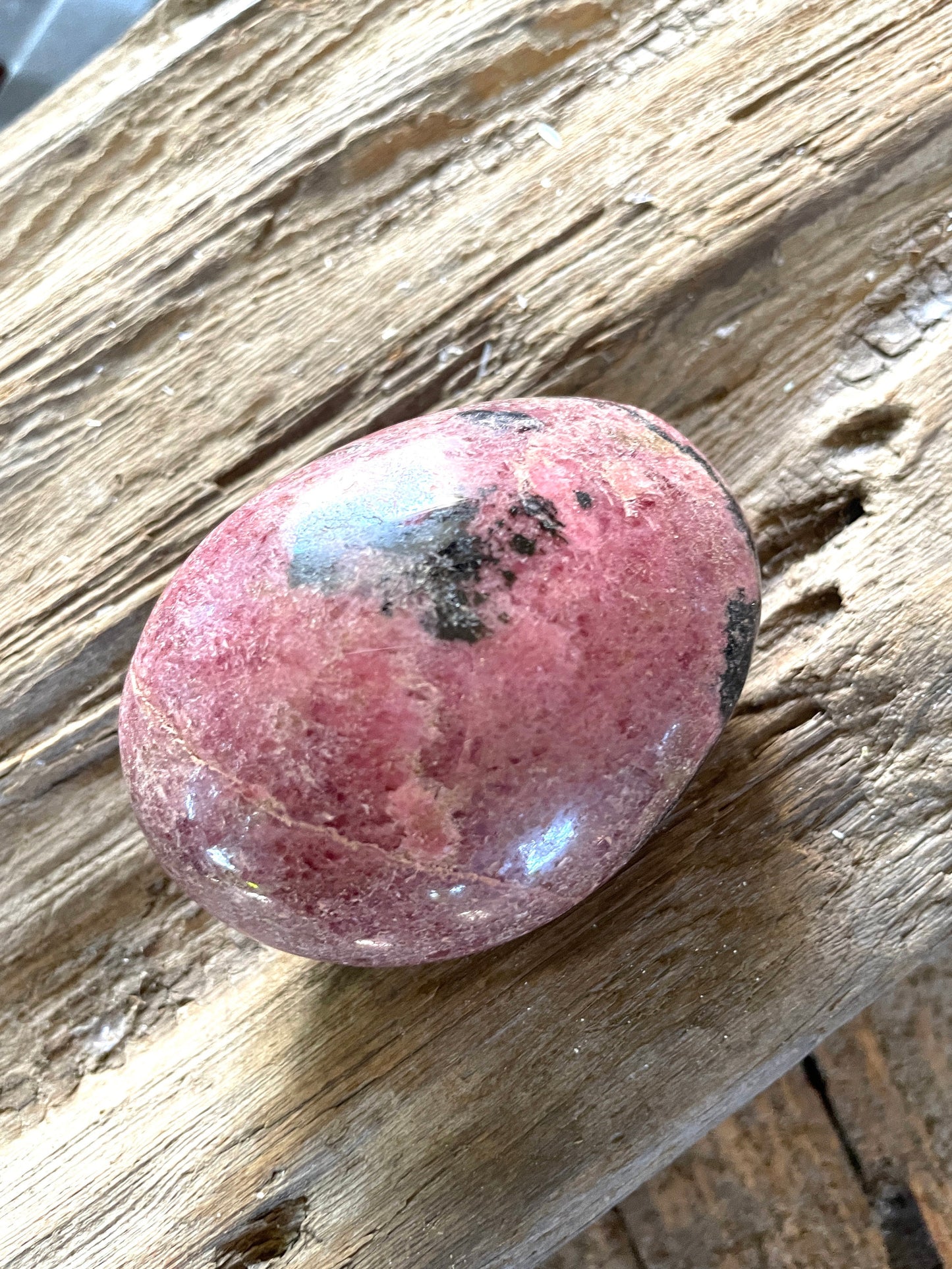 Beautiful Polished Palm Stone Rhodonite Specimen 160.8g From Madagascar Mineral Crystal