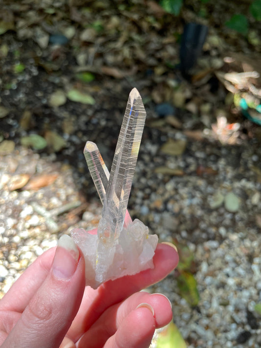 Columbian Lemurian Optical Quartz Cluster Specimen 27.1g Mineral Crystal
