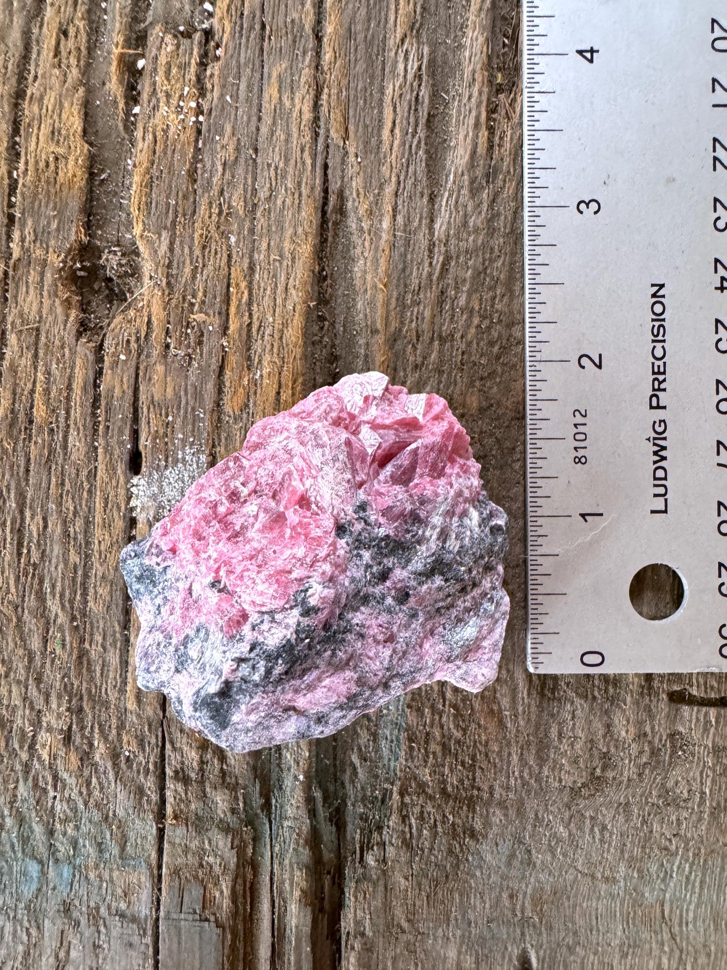 Beautiful Natural Rhodonite Specimen 111.9g From Minas Gerais Brazil