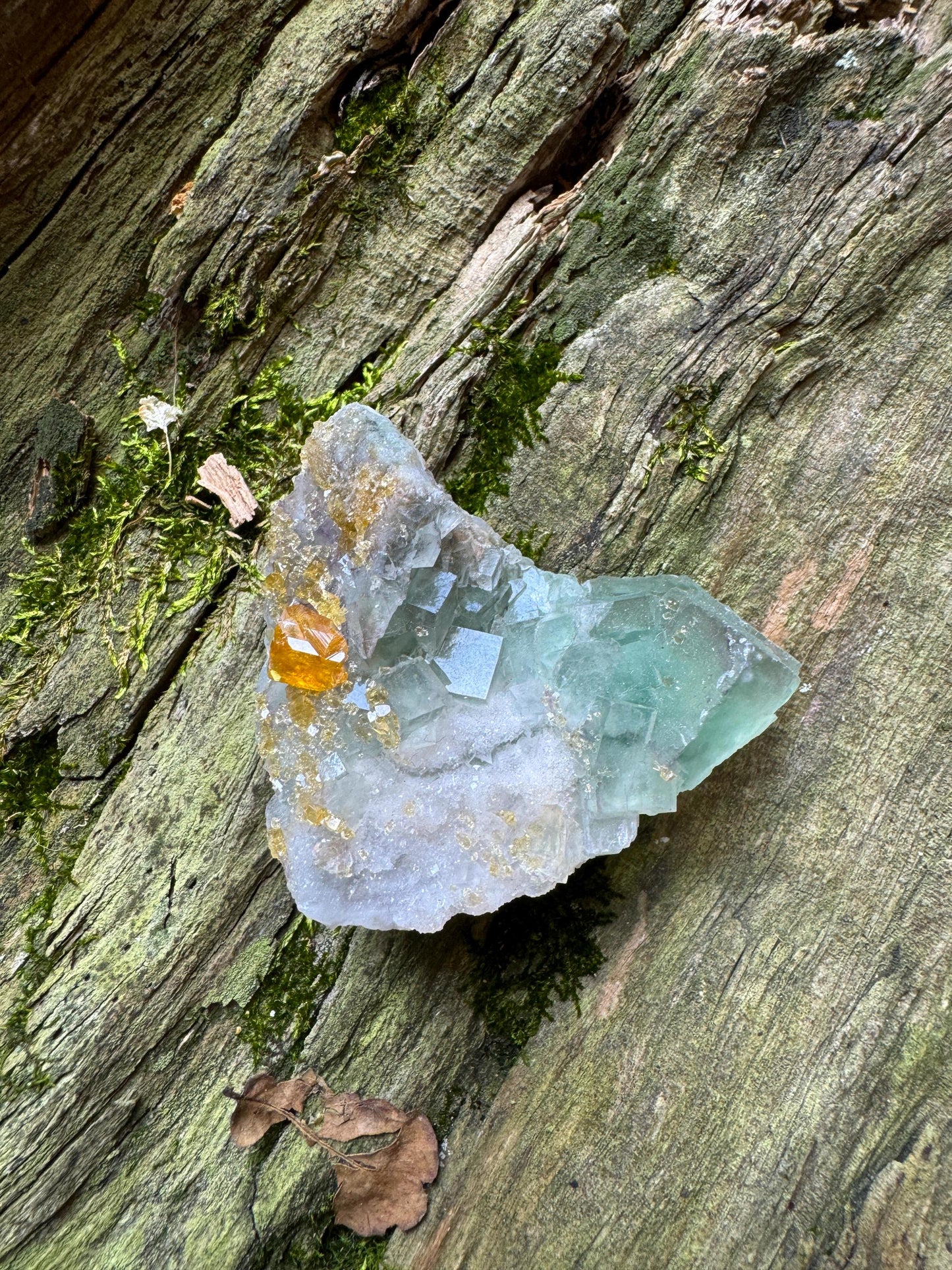 Light Green Cubic Fluorite specimen With Barite  251g from Xiefang Mine, Jiangxi Province, China Specimen