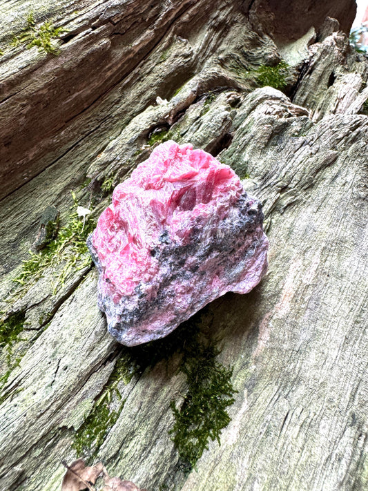 Beautiful Natural Rhodonite Specimen 111.9g From Minas Gerais Brazil