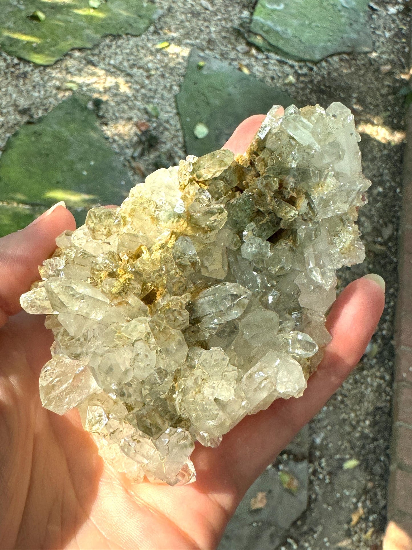 Quartz Cluster with Chlorite Mineral  195.3g From Balucistan, Pakistanl Crystal