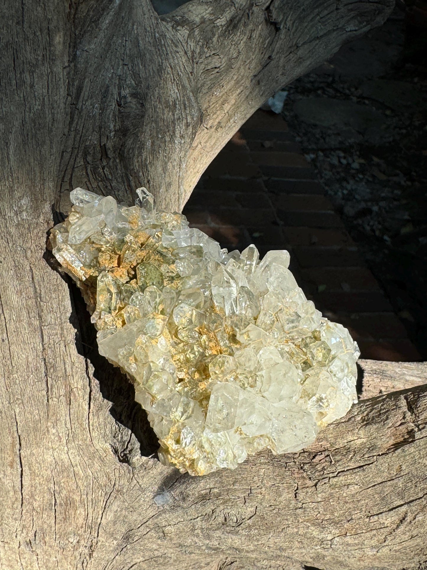 Quartz Cluster with Chlorite Mineral  195.3g From Balucistan, Pakistanl Crystal