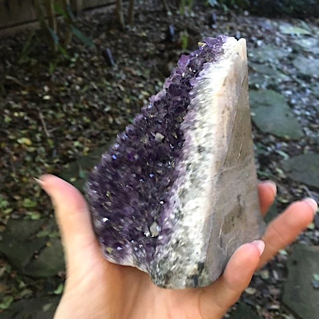 Self Standing Uruguay Amethyst With Calcite 1010g Specimen, Reiki Chakra