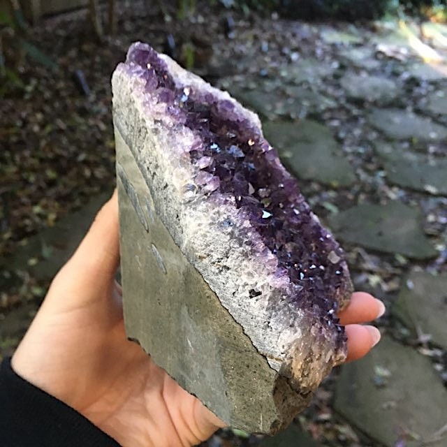 Self Standing Uruguay Amethyst With Calcite 1010g Specimen, Reiki Chakra