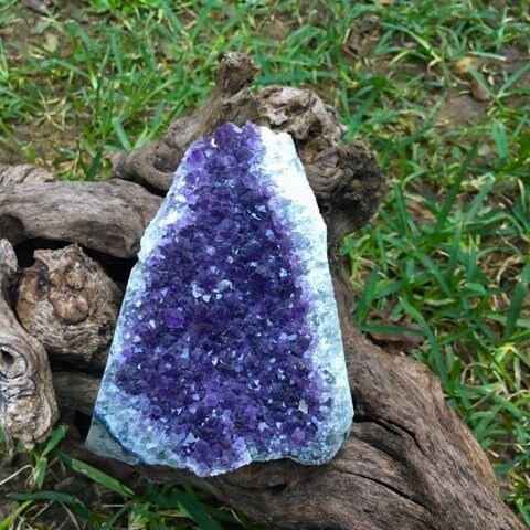 Self Standing Uruguay Amethyst With Calcite 1010g Specimen, Reiki Chakra