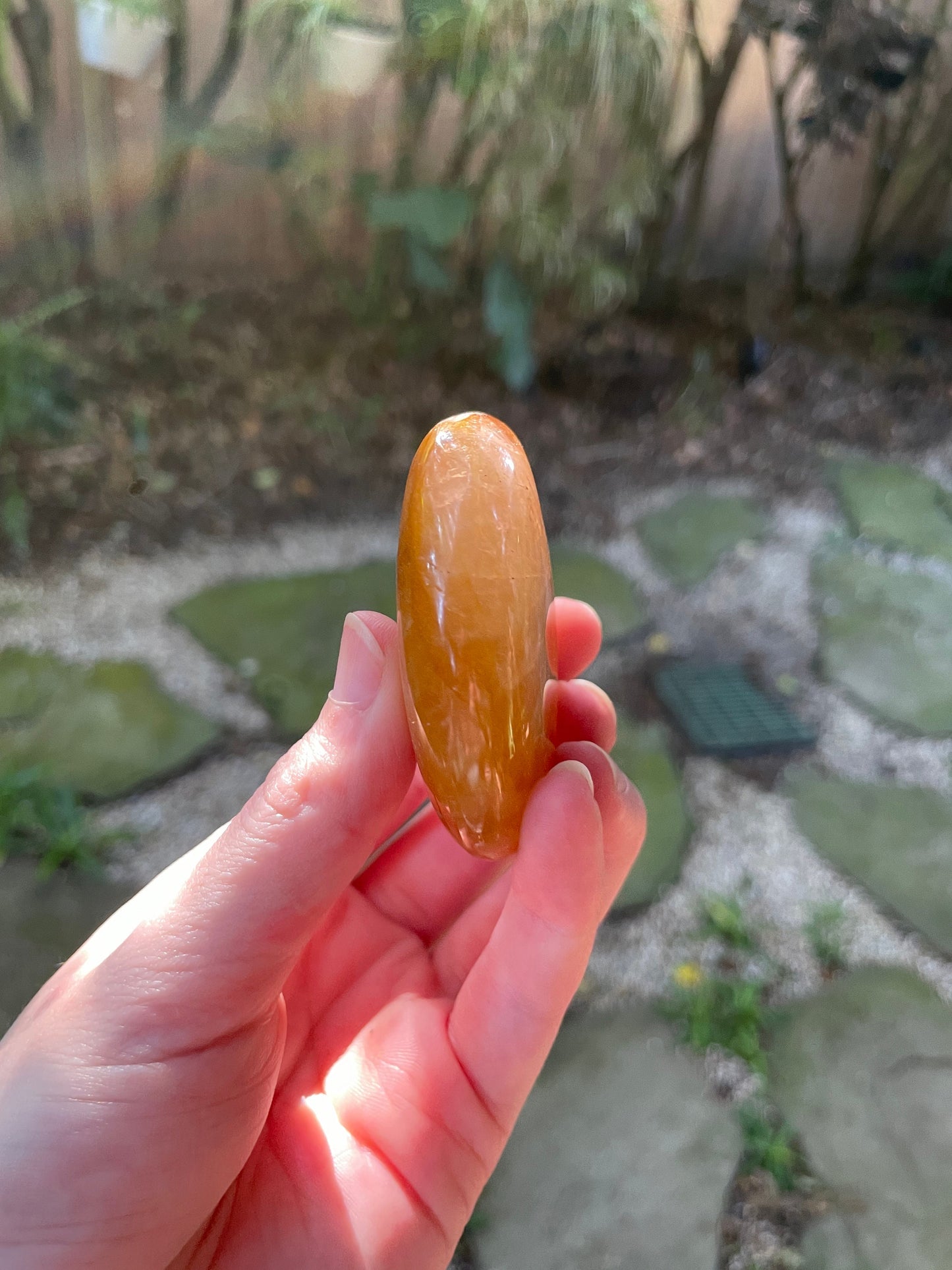 Yellow Golden Healer/Hematoid Quartz Palm Stone 85,7g  From Madagascar