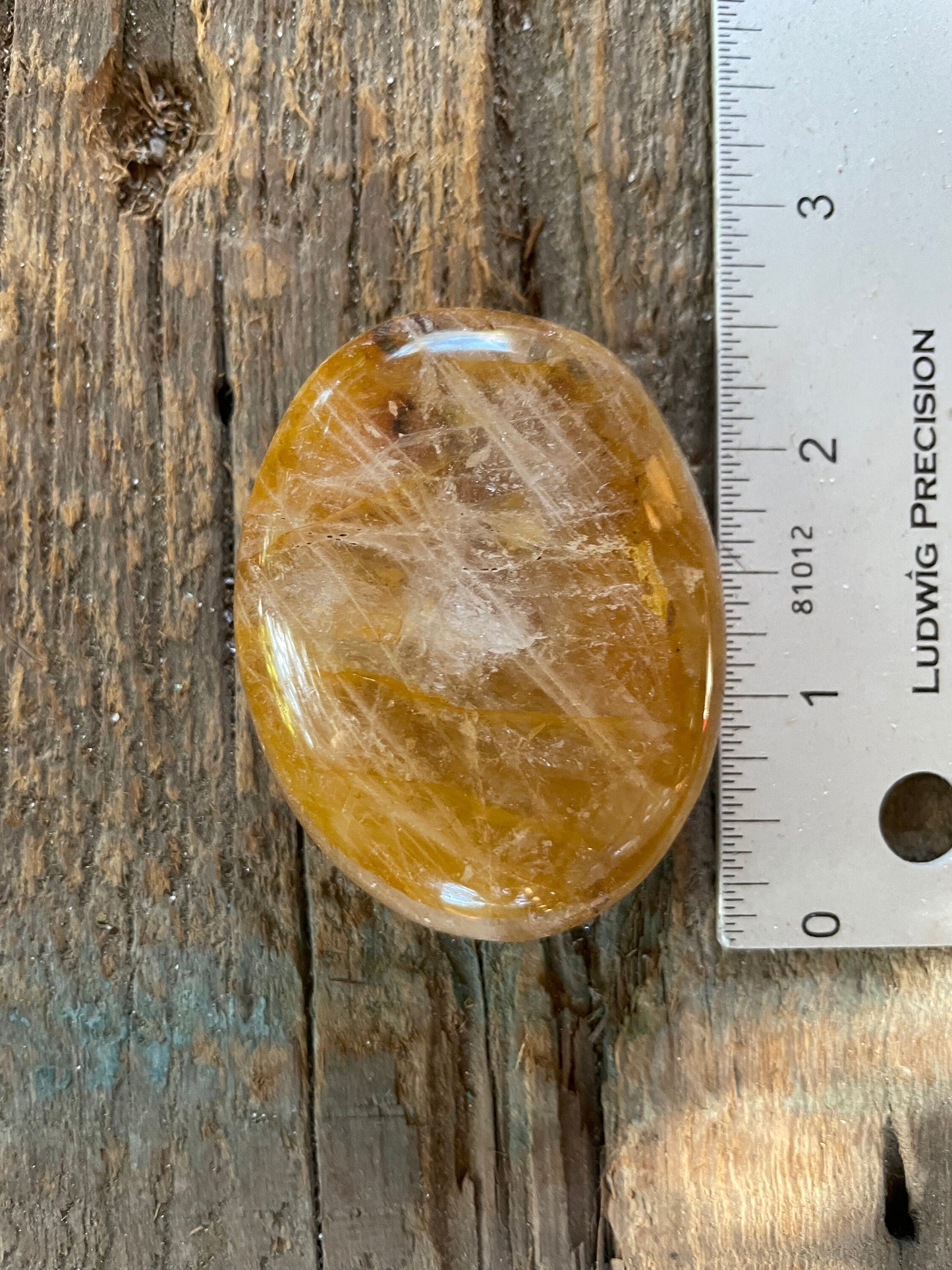 Yellow Golden Healer/Hematoid Quartz Palm Stone 85,7g  From Madagascar