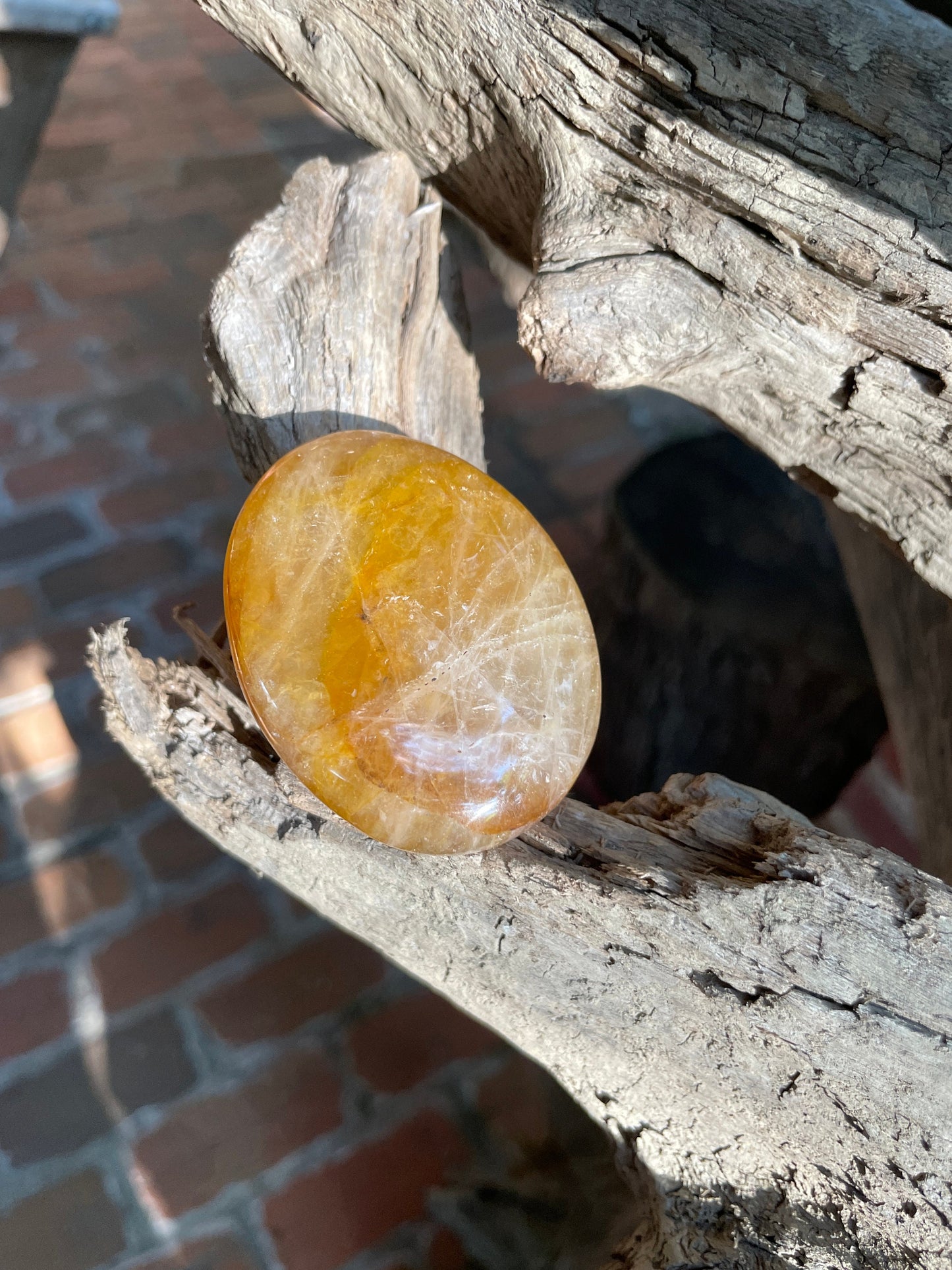 Yellow Golden Healer/Hematoid Quartz Palm Stone 85,7g  From Madagascar