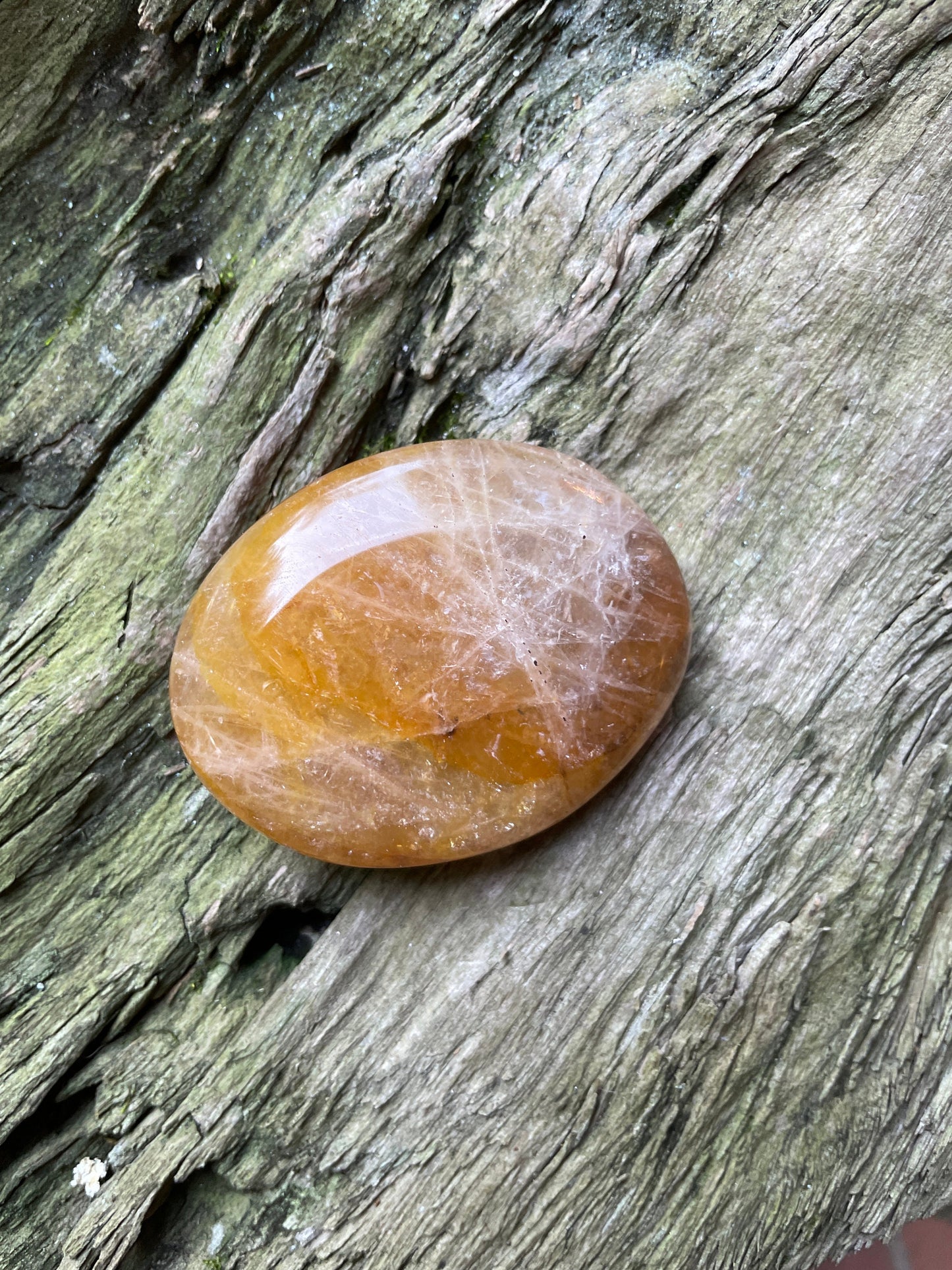 Yellow Golden Healer/Hematoid Quartz Palm Stone 85,7g  From Madagascar