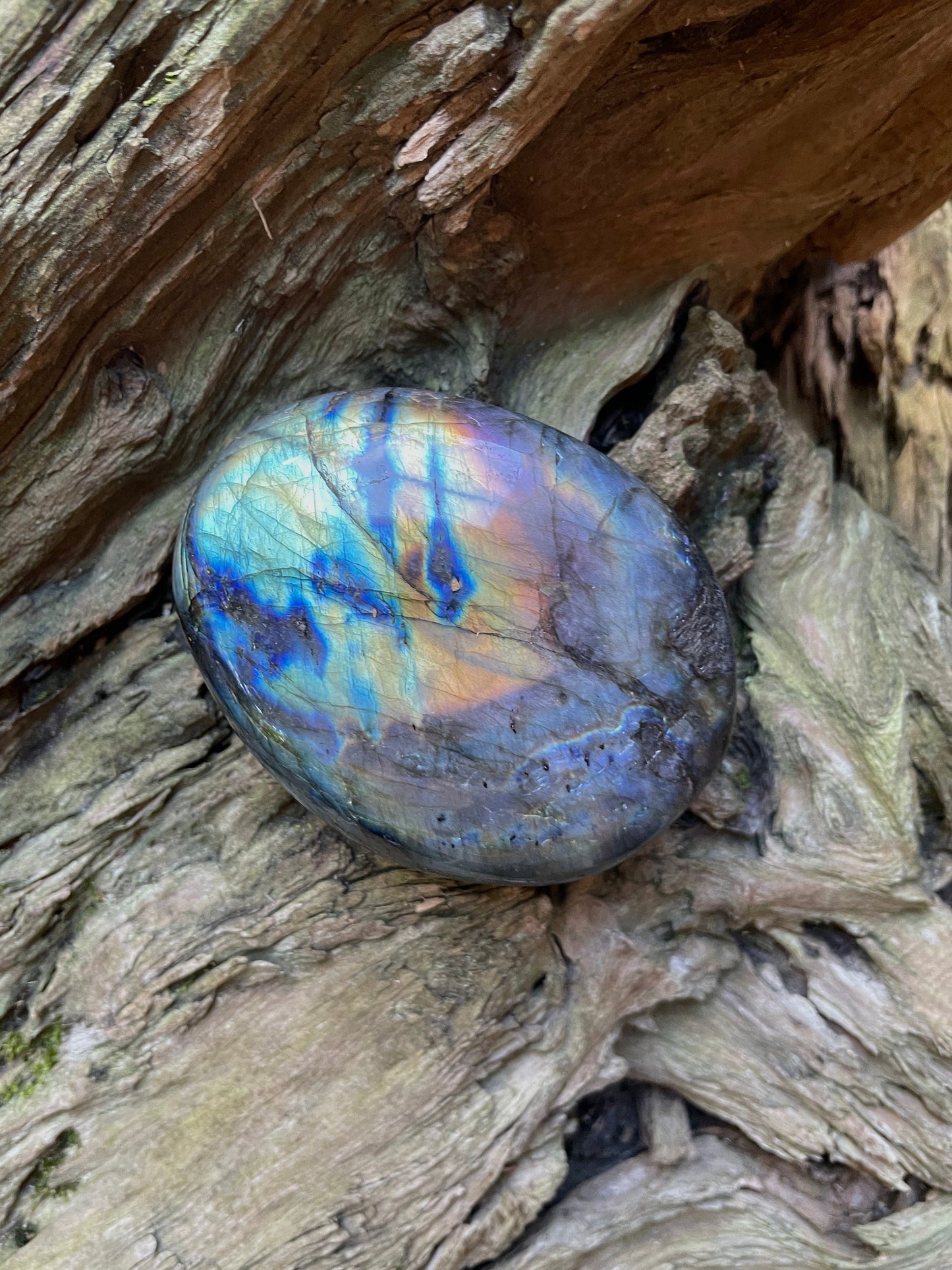 Lovely Polished Rainbow Labradorite Palm Stone 256g Rainbow Flash From Madagascar