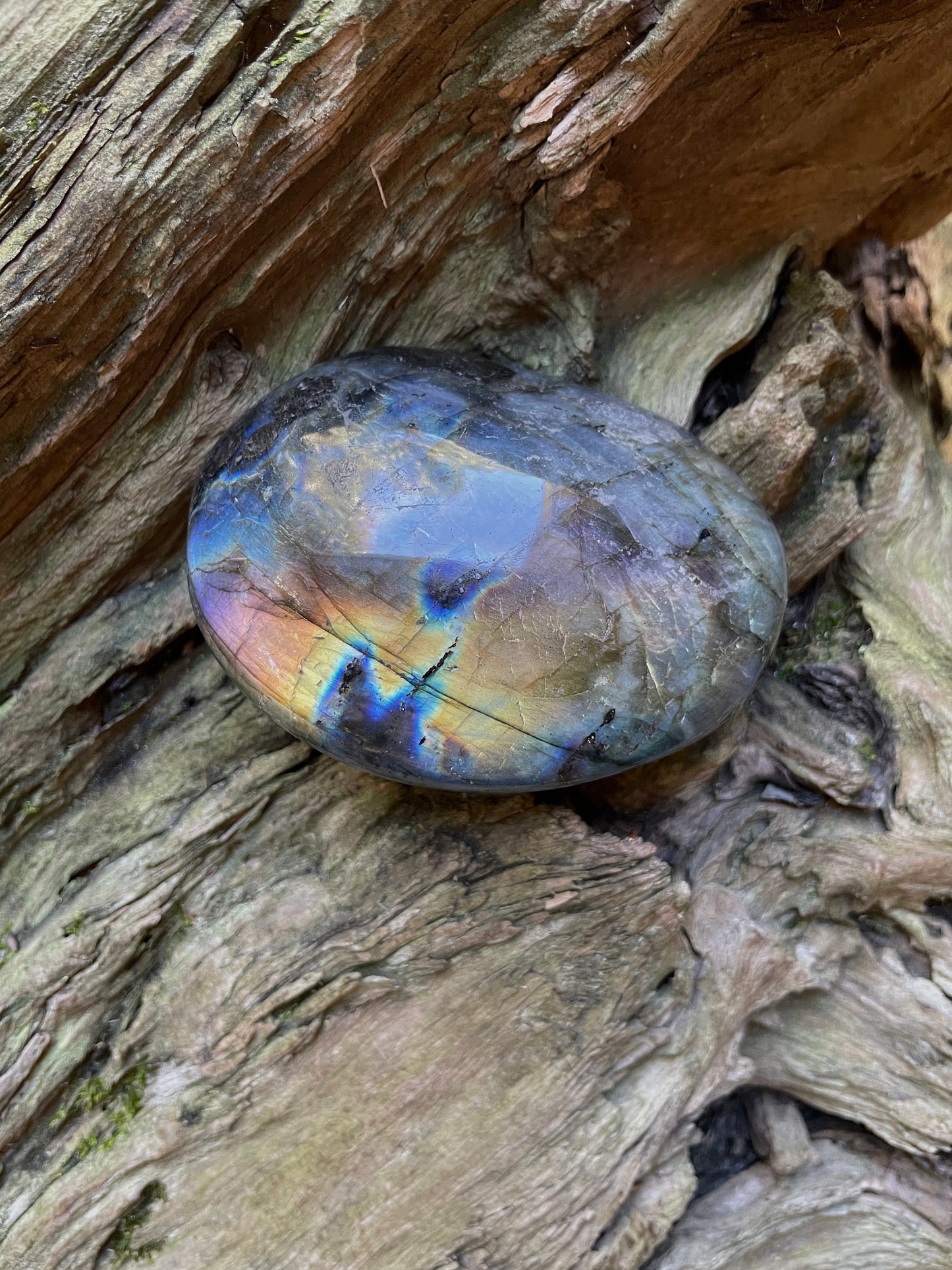 Lovely Polished Rainbow Labradorite Palm Stone 256g Rainbow Flash From Madagascar