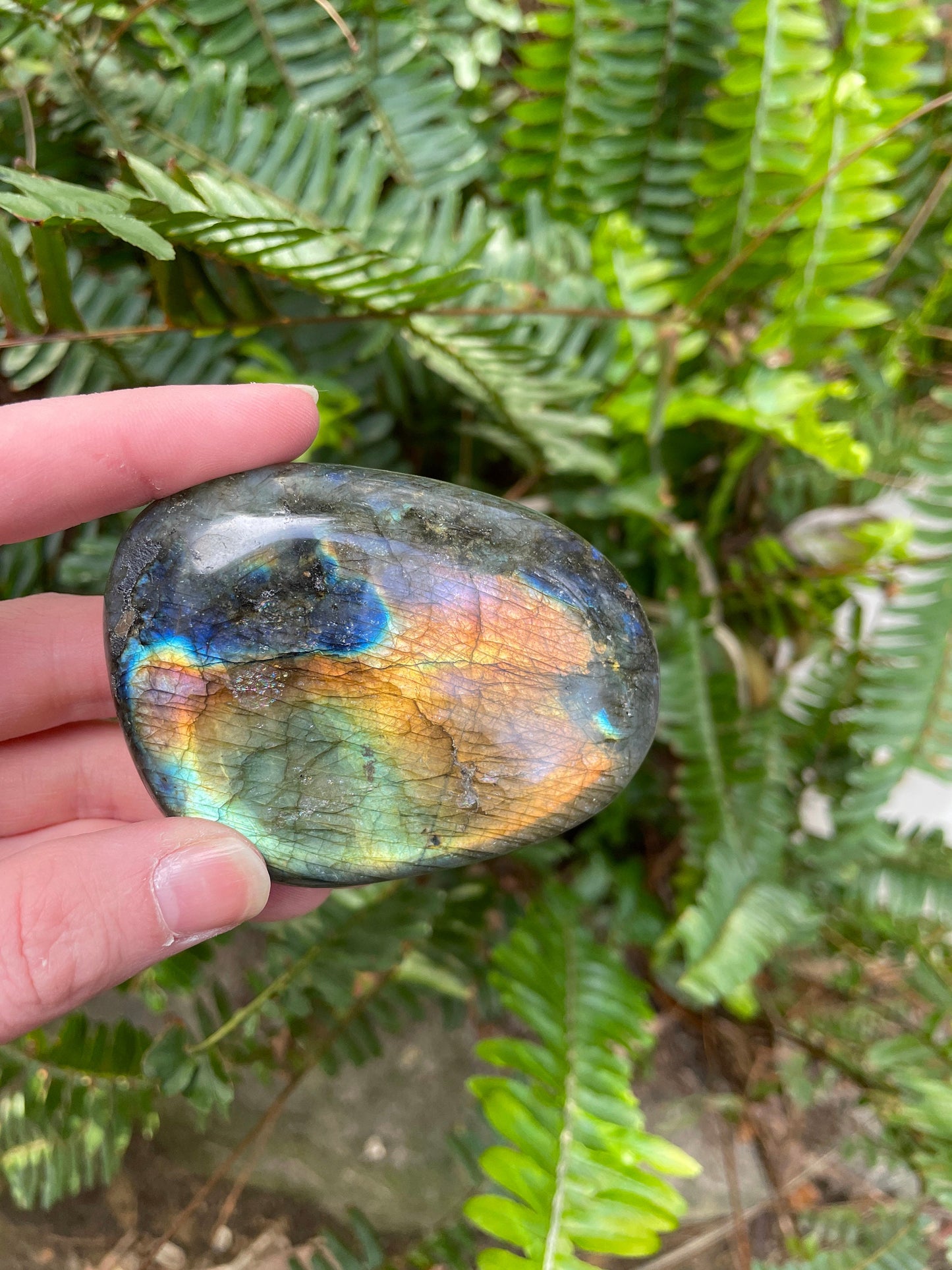 Lovely Polished Rainbow Labradorite Palm Stone 166.5g Rainbow Flash From Madagascar