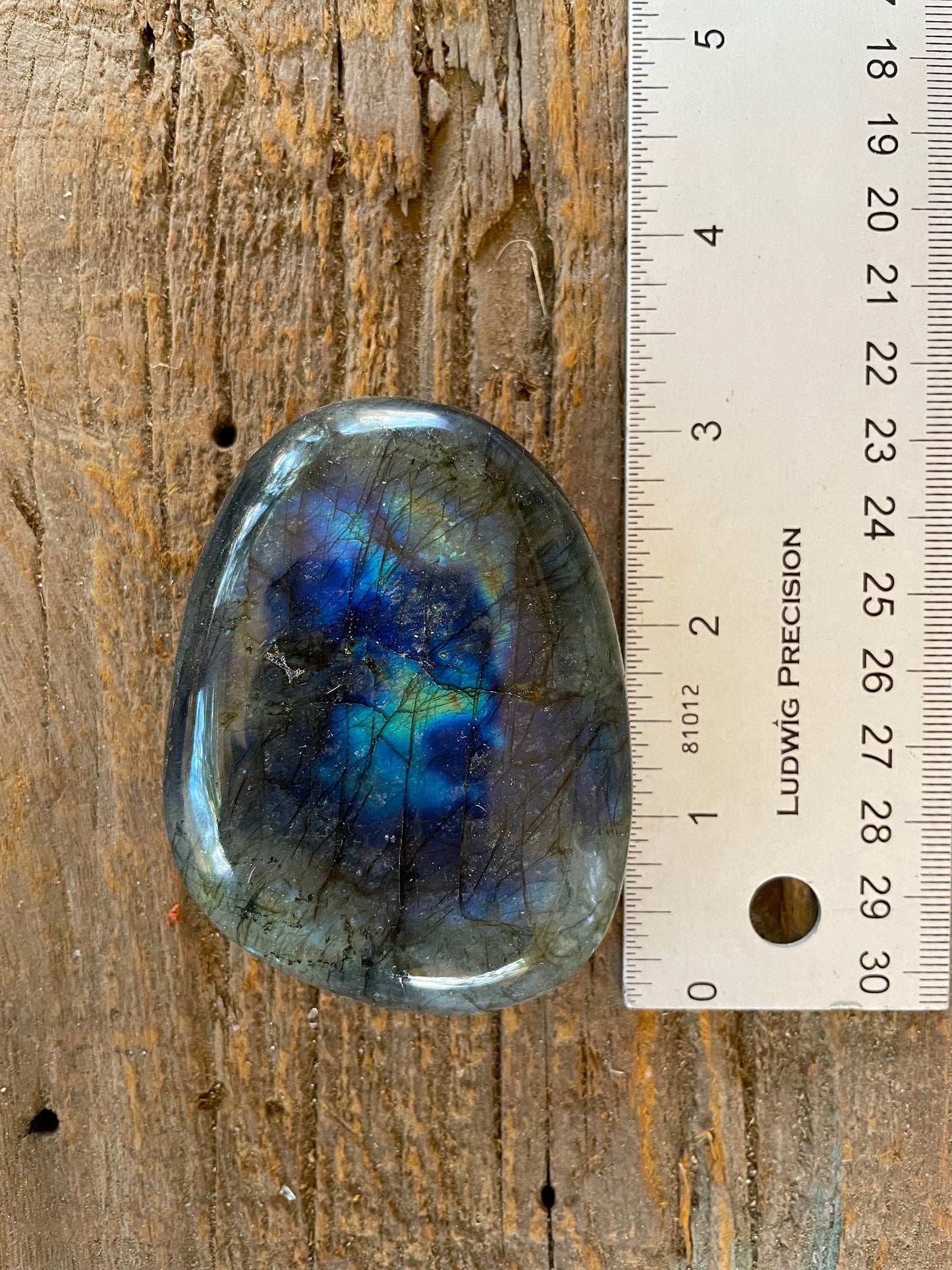 Lovely Polished Rainbow Labradorite Palm Stone 166.5g Rainbow Flash From Madagascar