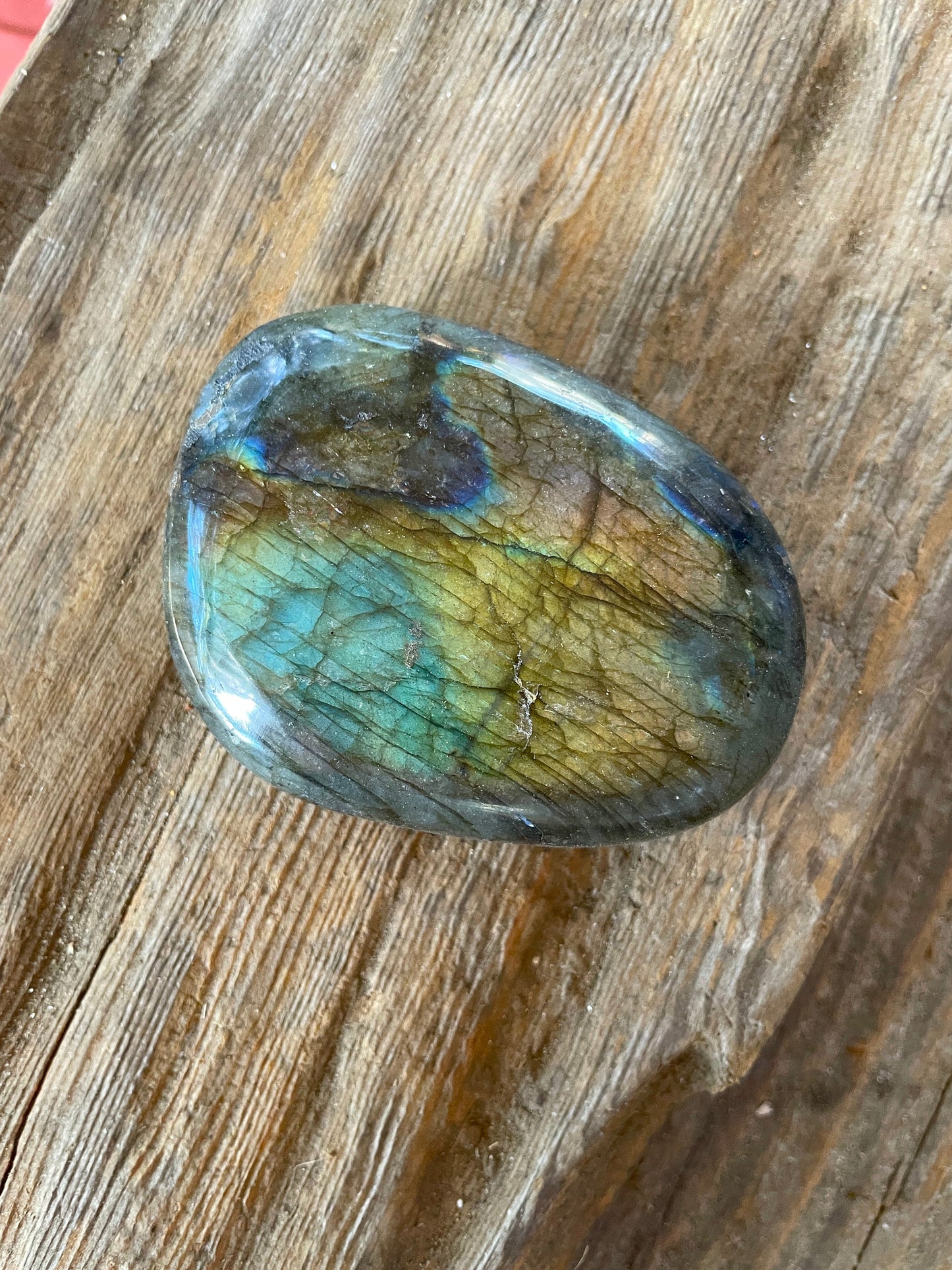 Lovely Polished Rainbow Labradorite Palm Stone 166.5g Rainbow Flash From Madagascar