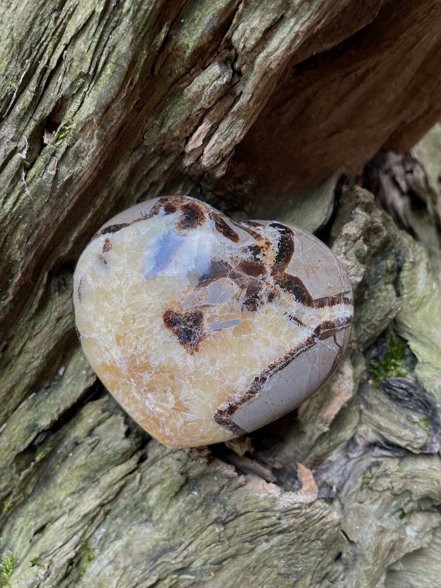 Lovely Septarian Calcite Polished Heart Stone Madagascar 257.7g Specimen