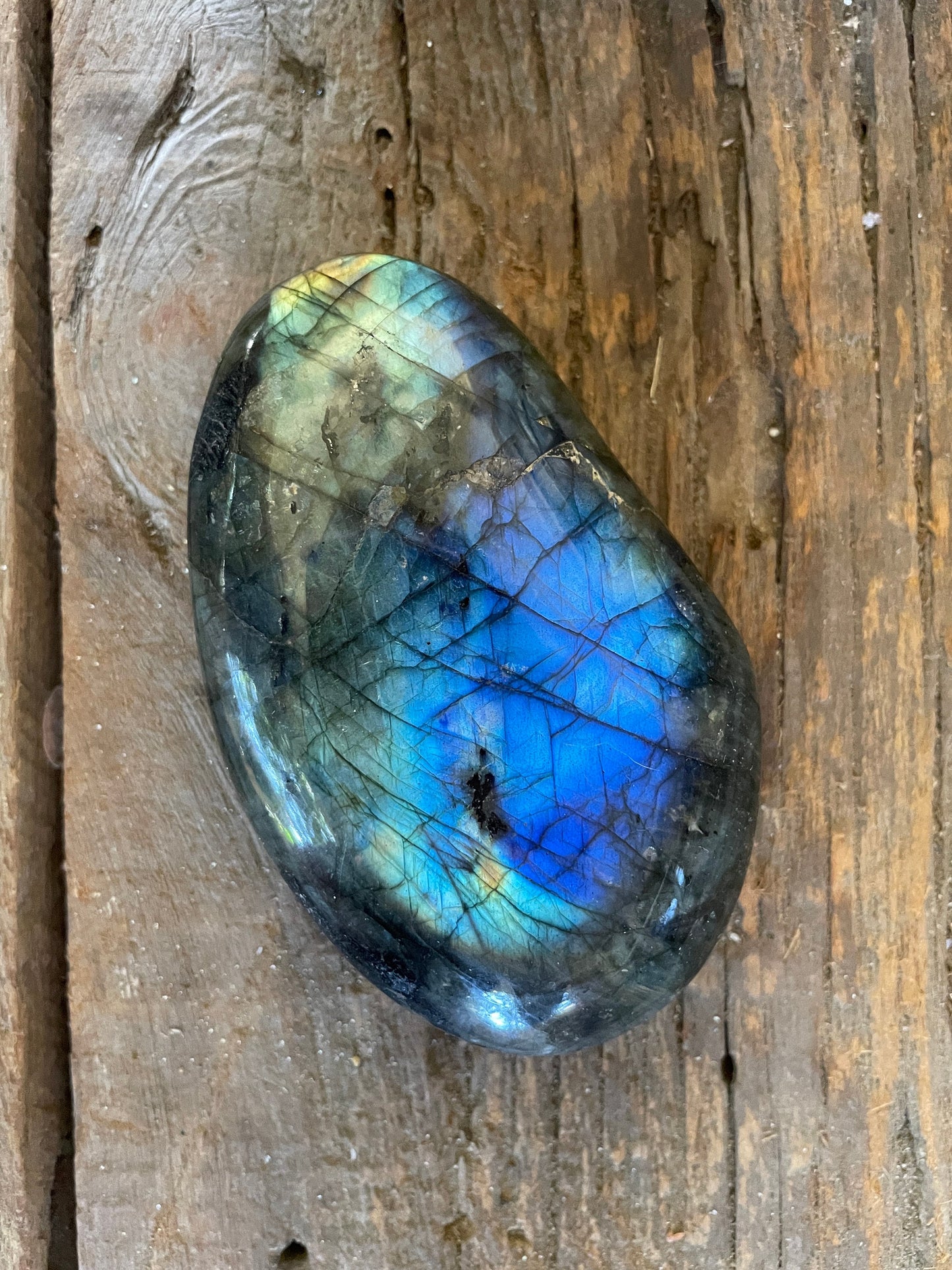 Lovely Polished  Labradorite Palm Stone 288g Great Flash From Madagascar Mineral Crystal