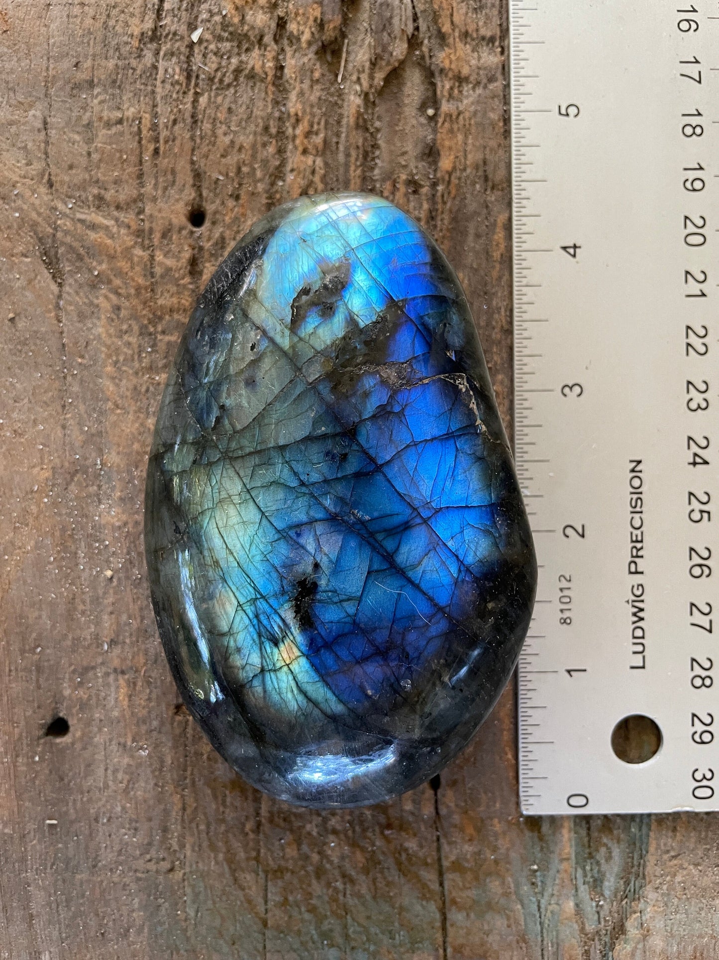 Lovely Polished  Labradorite Palm Stone 288g Great Flash From Madagascar Mineral Crystal